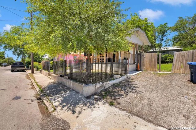 139 PAUL ST San Antonio, TX 78203