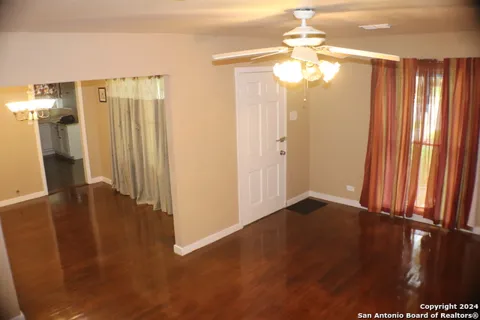 2306 W Huisache