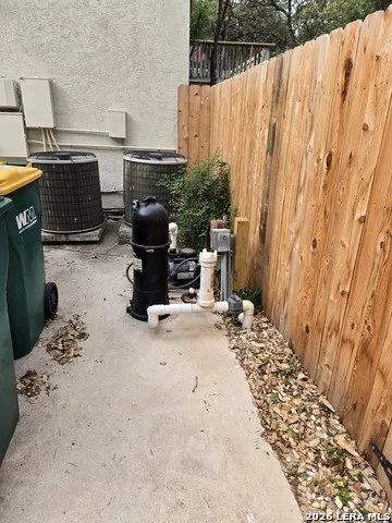 1247 Abbotsbury Universal City, TX 78148
