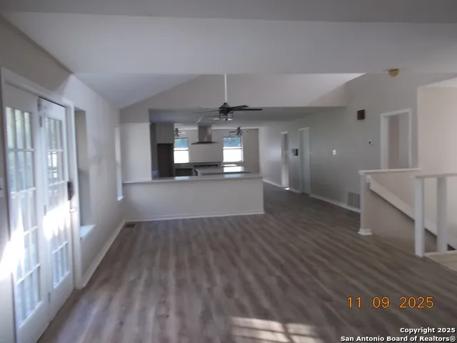 1247 Abbotsbury Universal City, TX 78148