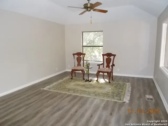 1247 Abbotsbury Universal City, TX 78148