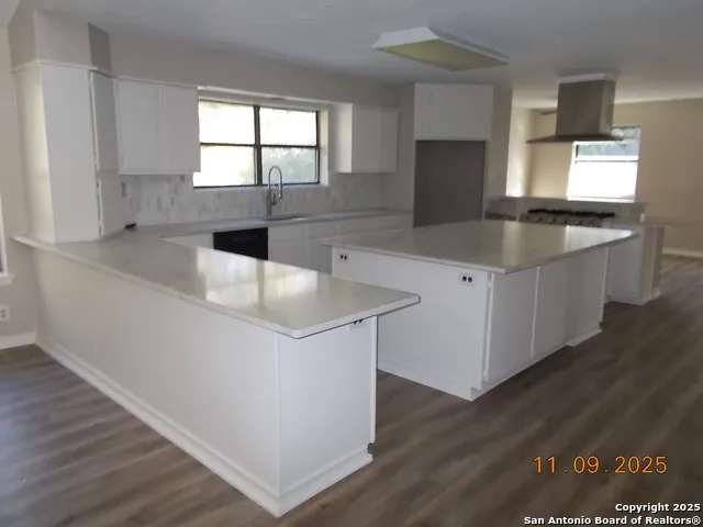1247 Abbotsbury Universal City, TX 78148