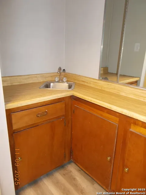 1247 Abbotsbury Universal City, TX 78148