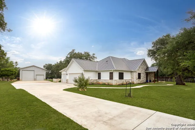 1133 Horseshoe Falls Bandera, TX 78003