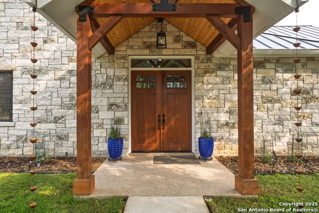 1133 Horseshoe Falls Bandera, TX 78003