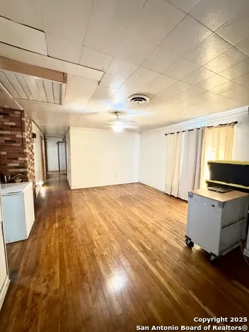 607 W Theo Ave San Antonio, TX 78225
