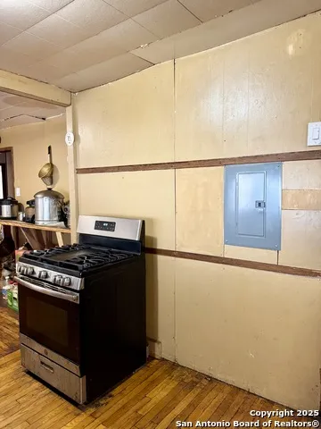 607 W Theo Ave San Antonio, TX 78225