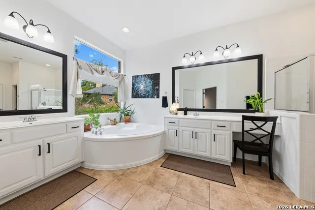 142 Carriage Ct Bastrop, TX 78602