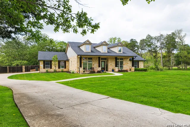 142 Carriage Ct Bastrop, TX 78602