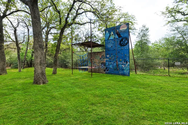 142 Carriage Ct Bastrop, TX 78602
