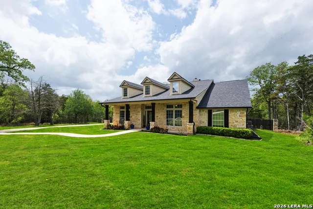 142 Carriage Ct Bastrop, TX 78602
