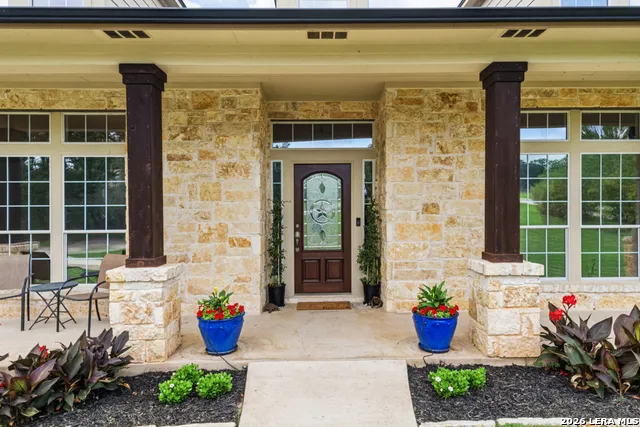 142 Carriage Ct Bastrop, TX 78602