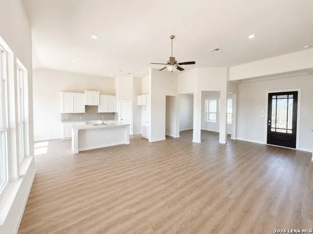 1603 Vista View Drive Pleasanton, TX 78064