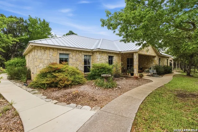 707 Oakridge Ln Pipe Creek, TX 78063