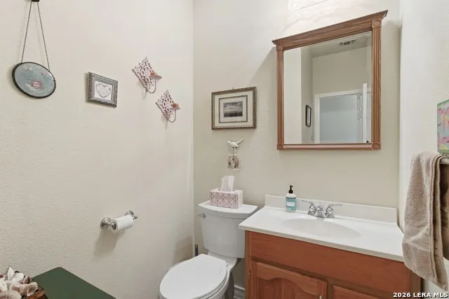 707 Oakridge Ln Pipe Creek, TX 78063