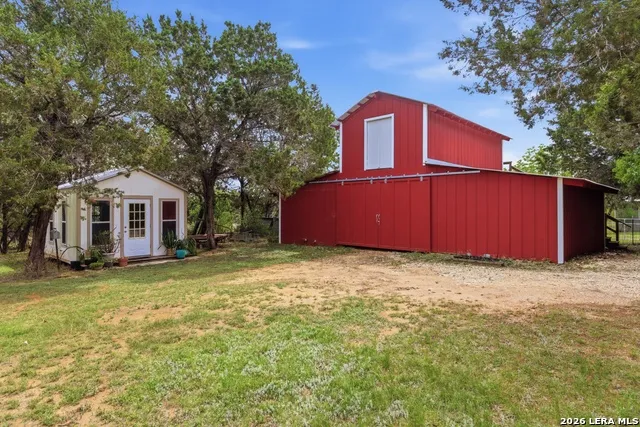 707 Oakridge Ln Pipe Creek, TX 78063