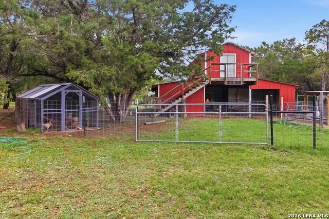707 Oakridge Ln Pipe Creek, TX 78063