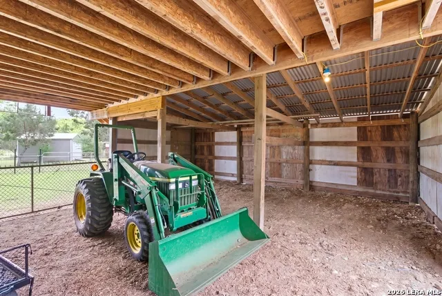 707 Oakridge Ln Pipe Creek, TX 78063