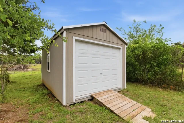 707 Oakridge Ln Pipe Creek, TX 78063