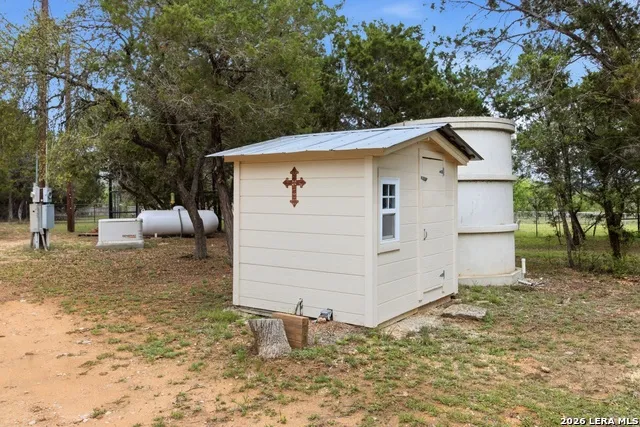 707 Oakridge Ln Pipe Creek, TX 78063