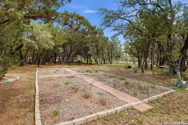 707 Oakridge Ln Pipe Creek, TX 78063