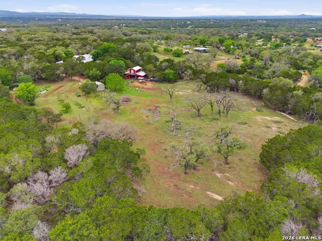 707 Oakridge Ln Pipe Creek, TX 78063