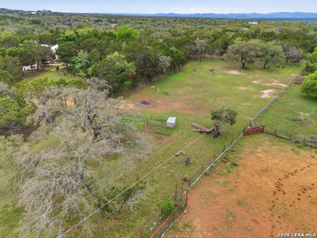 707 Oakridge Ln Pipe Creek, TX 78063