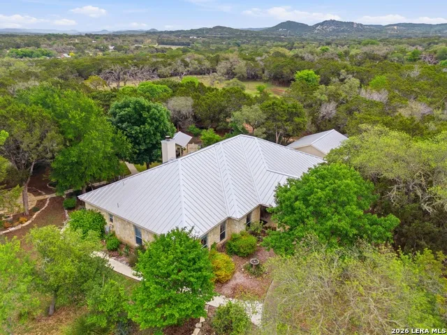 707 Oakridge Ln Pipe Creek, TX 78063