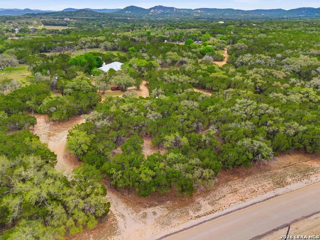 707 Oakridge Ln Pipe Creek, TX 78063