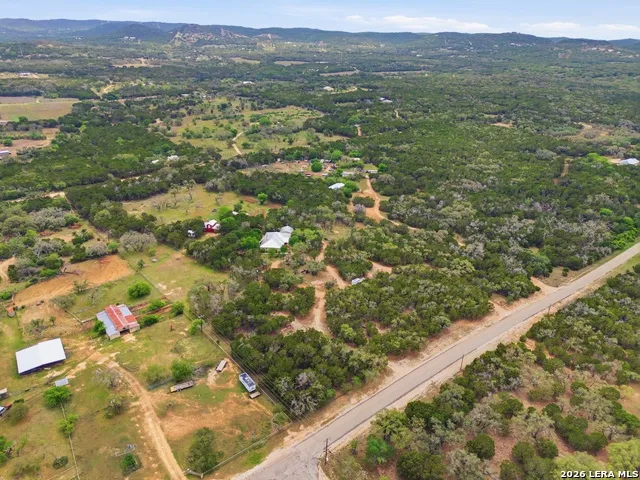 707 Oakridge Ln Pipe Creek, TX 78063