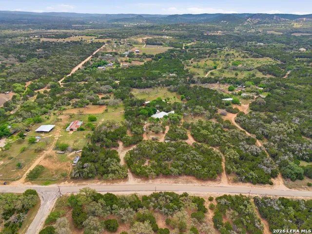 707 Oakridge Ln Pipe Creek, TX 78063