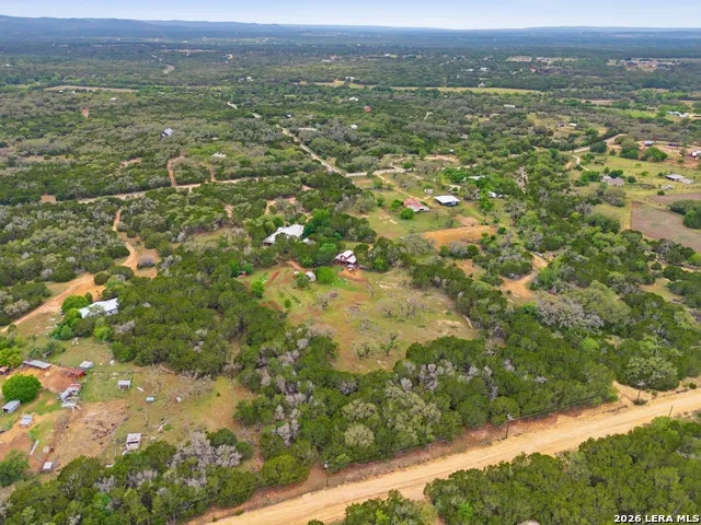 707 Oakridge Ln Pipe Creek, TX 78063