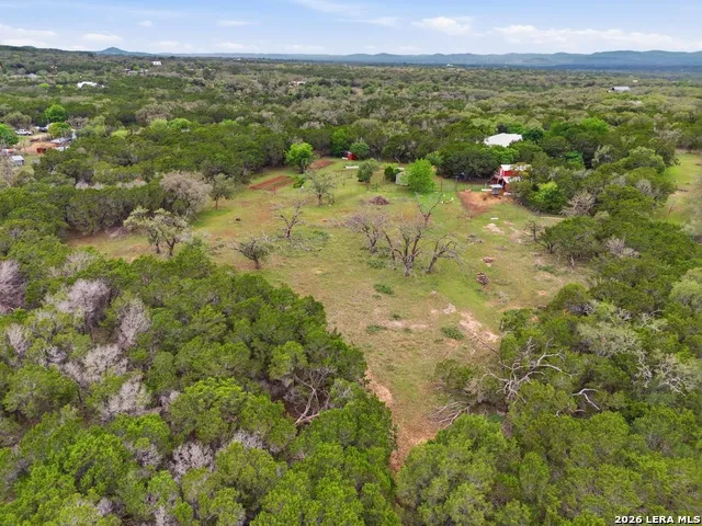 707 Oakridge Ln Pipe Creek, TX 78063