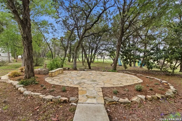 707 Oakridge Ln Pipe Creek, TX 78063