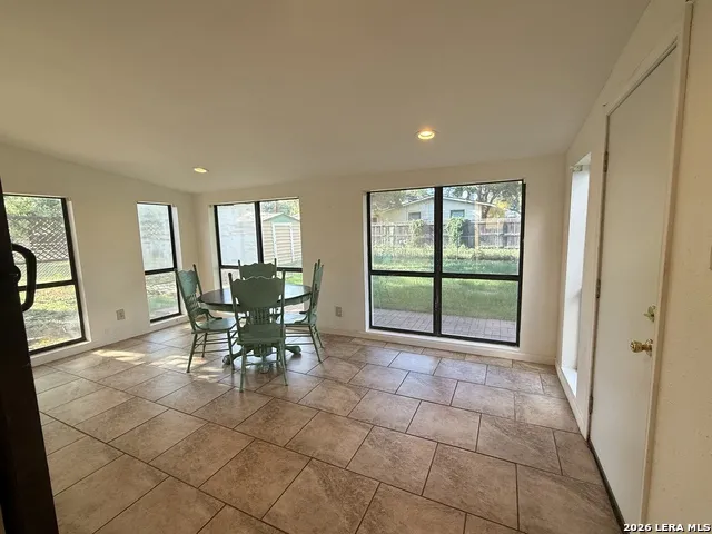 2536 University San Angelo, TX 76904