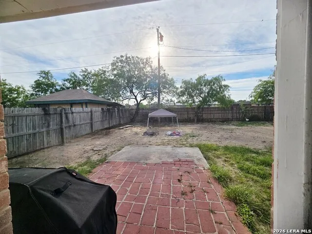 1045 Lazar Eagle Pass, TX 78852