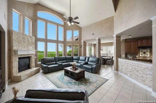 13118 SPRING RUN Helotes, TX 78023