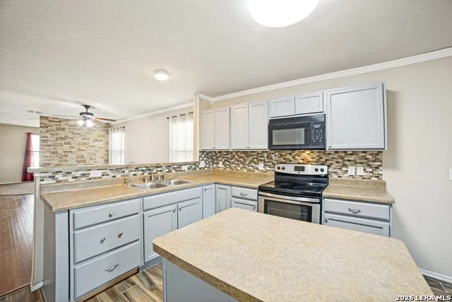 10951 Rustic Spoke San Antonio, TX 78245