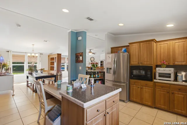 443 OAK HILLS RD Pipe Creek, TX 78063