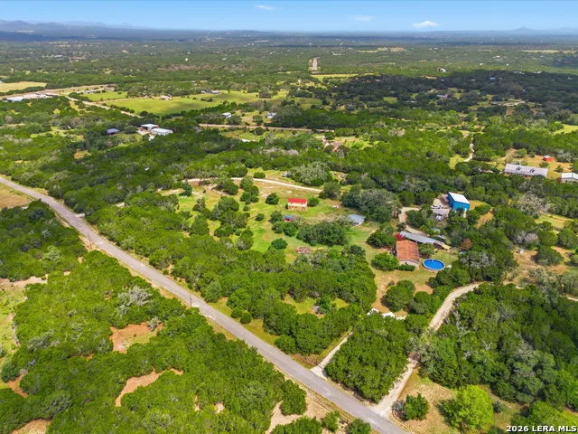 443 OAK HILLS RD Pipe Creek, TX 78063