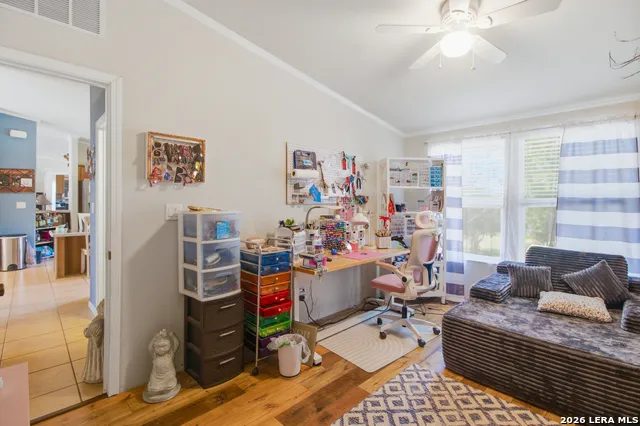 443 OAK HILLS RD Pipe Creek, TX 78063