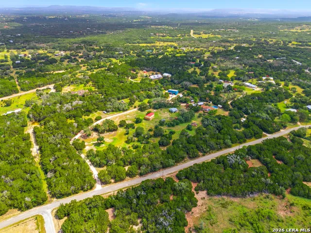 443 OAK HILLS RD Pipe Creek, TX 78063