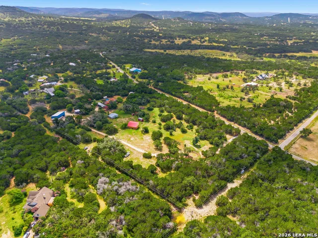 443 OAK HILLS RD Pipe Creek, TX 78063