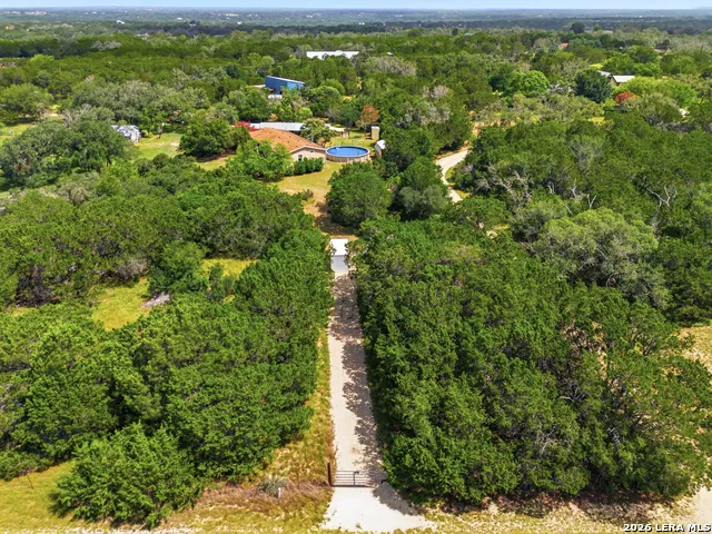 443 OAK HILLS RD Pipe Creek, TX 78063