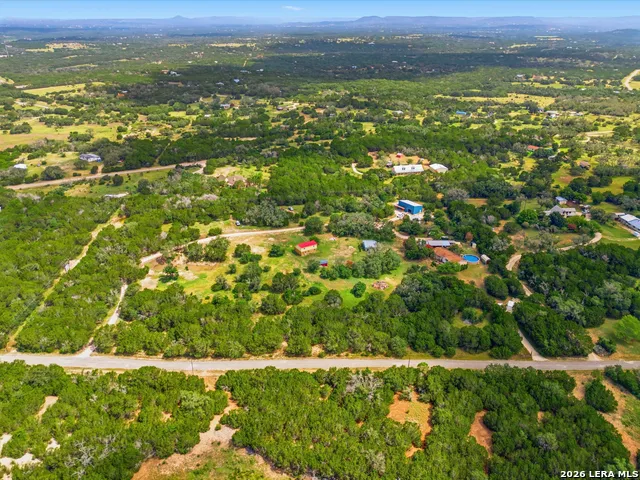 443 OAK HILLS RD Pipe Creek, TX 78063