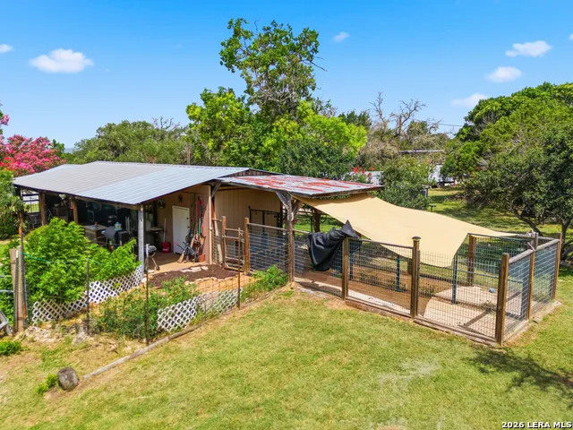 443 OAK HILLS RD Pipe Creek, TX 78063