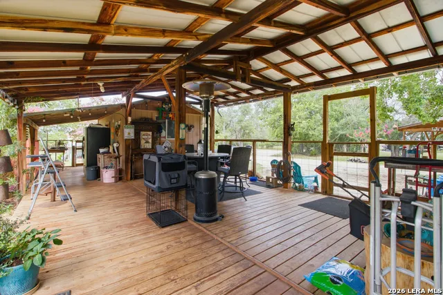 443 OAK HILLS RD Pipe Creek, TX 78063