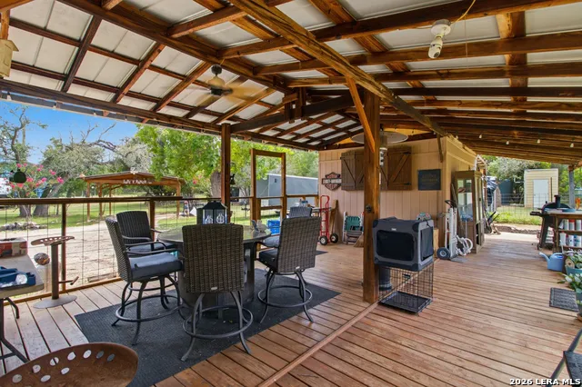 443 OAK HILLS RD Pipe Creek, TX 78063