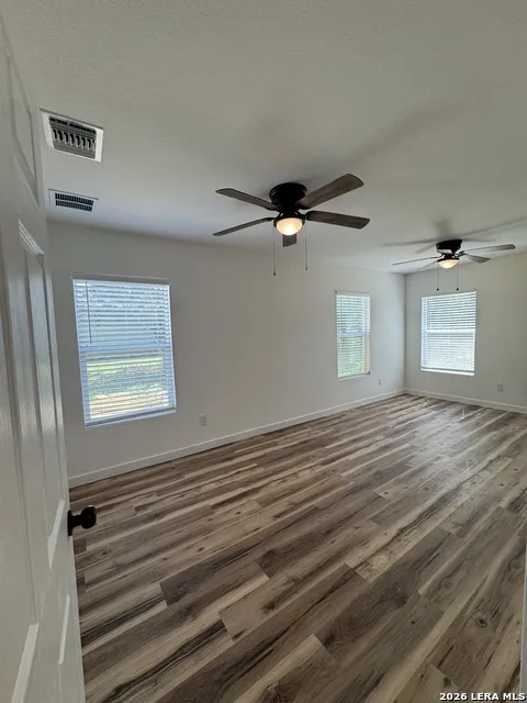 925 COLEMAN ST Poteet, TX 78065