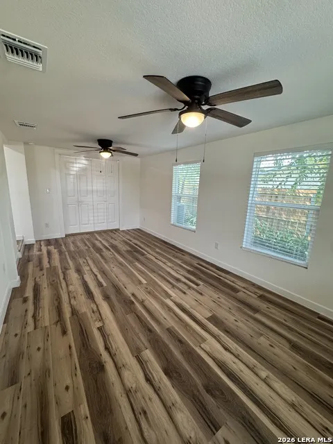 925 COLEMAN ST Poteet, TX 78065